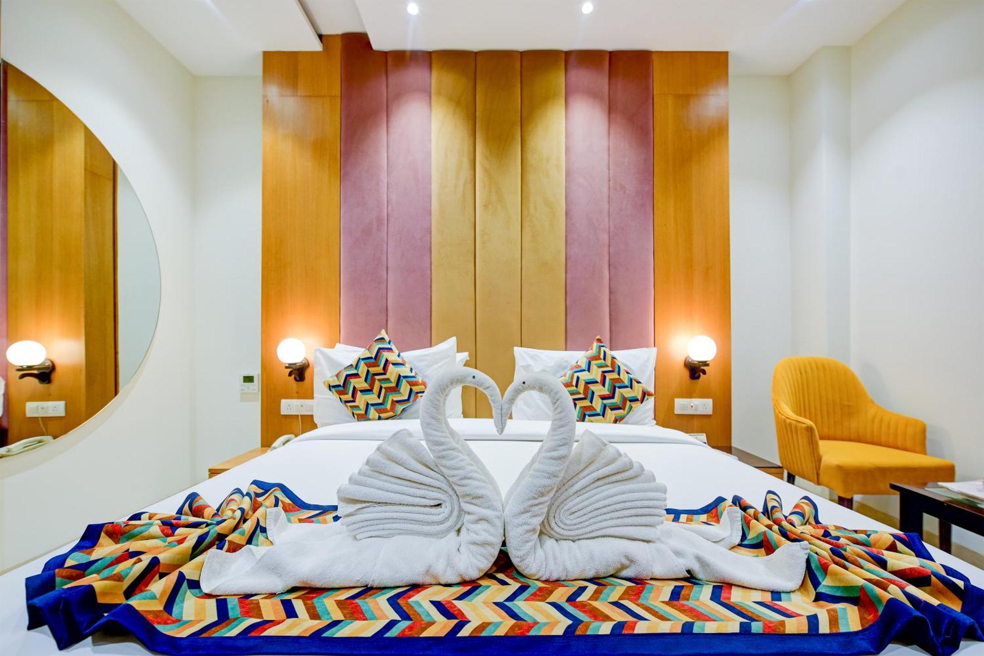 Classio Royale By Io Hotels Near Golden Temple Amritsar Exterior photo